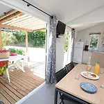 Le Camp Du Domaine Κάμπινγκ