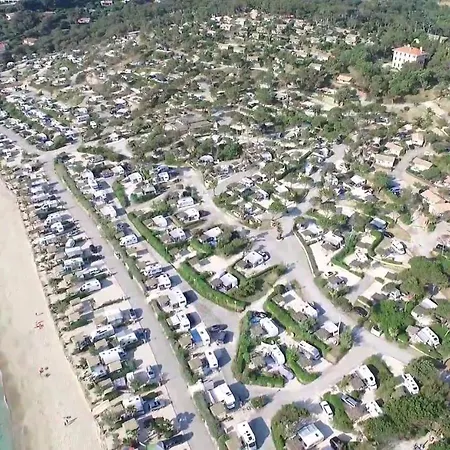 مكان تخييم Le Camp Du Domaine بورم لي ميموزا