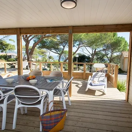 Le Camp Du Domaine *
