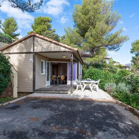 Le Camp Du Domaine אתר קמפינג