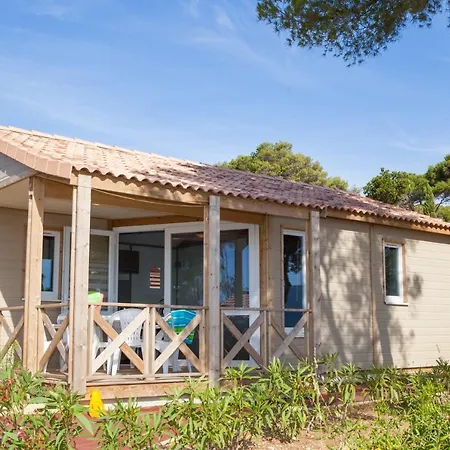Kemping Le Camp Du Domaine
