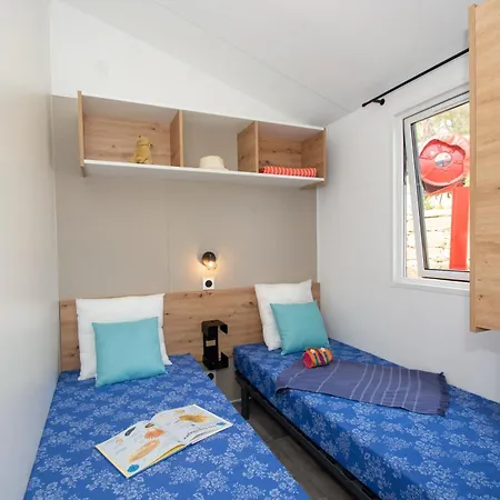 אתר קמפינג Le Camp Du Domaine
