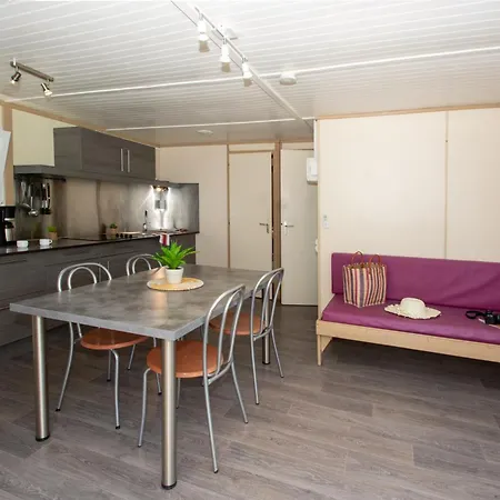 Kemping Le Camp Du Domaine