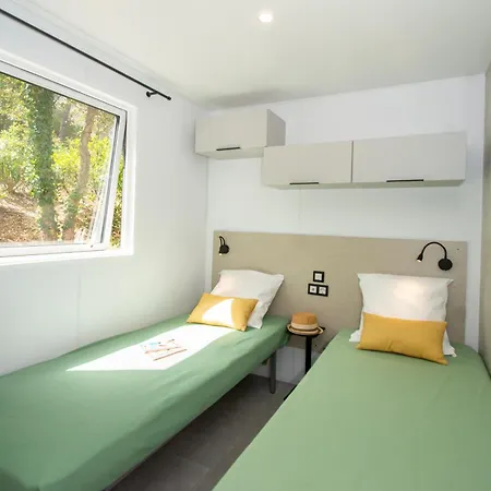 Campingplatz Le Camp Du Domaine *