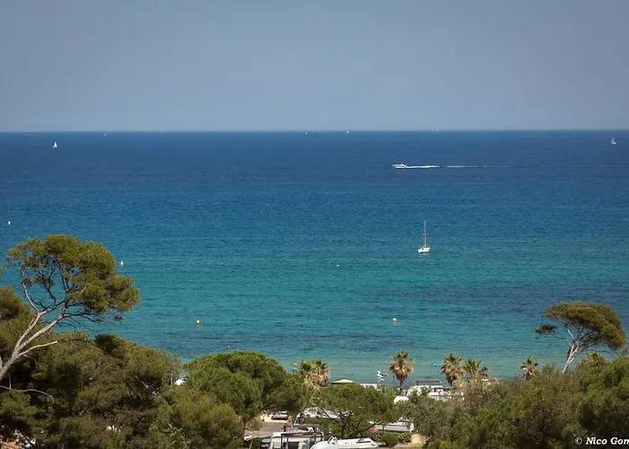 Camping Le Camp Du Domaine *