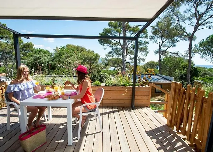 Le Camp Du Domaine * Bormes-les-Mimosas
