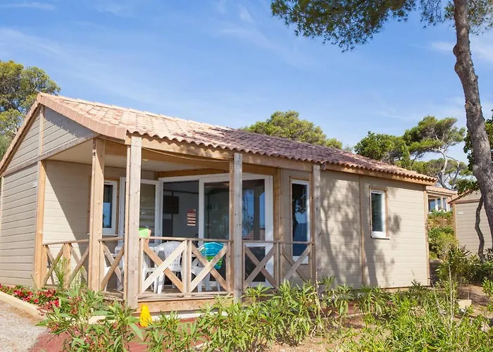 Camping Le Camp Du Domaine