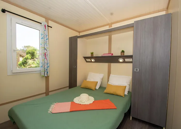 Le Camp Du Domaine Bormes-les-Mimosas