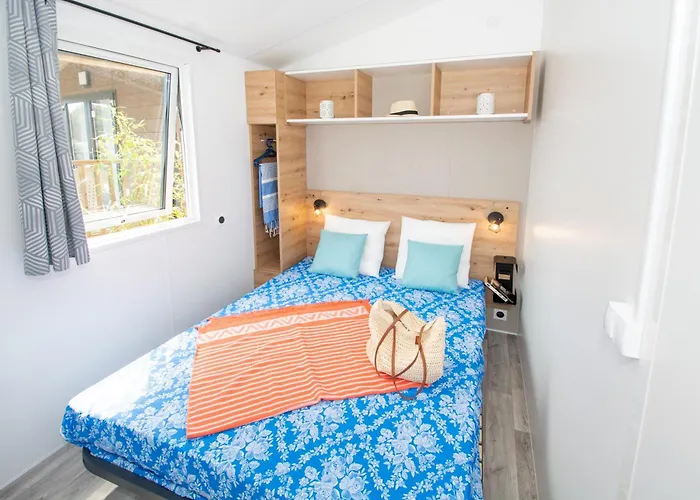 Camping Le Camp Du Domaine *