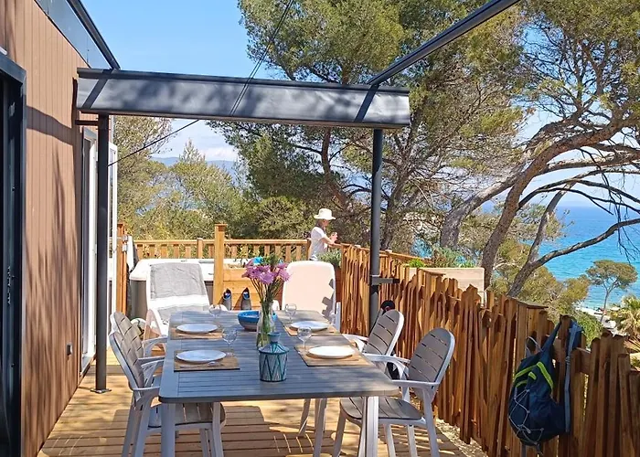 Le Camp Du Domaine Camping *
